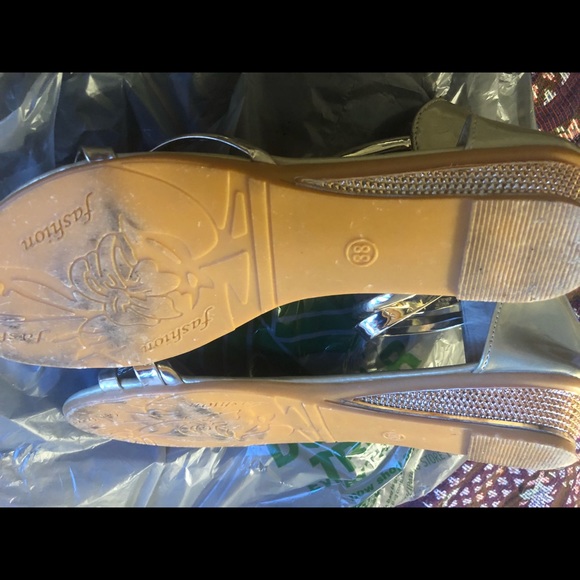 Sandals - Picture 5 of 5